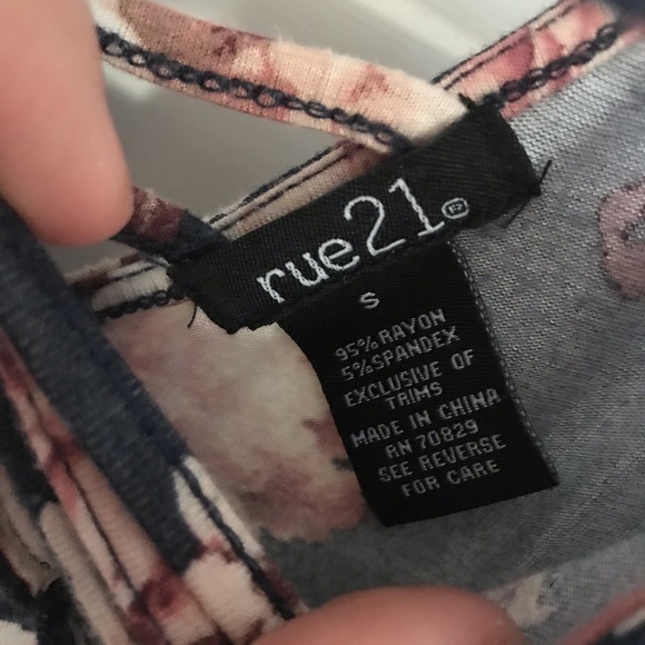 Flowing dress - Picture 6 of 6